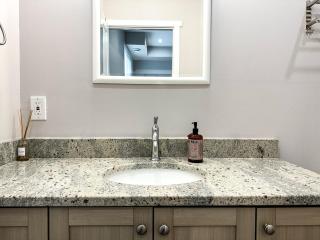 Modern 2 Bedroom Apartment in North Bay - 6
