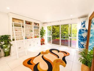 3BR Retreat with Garden Views in Logan Reserve - 3