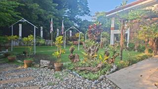 The English Filipina Secret Garden Resort - 8