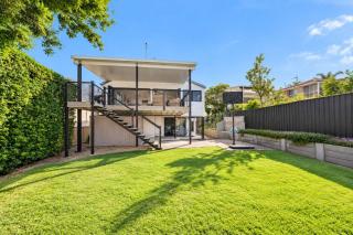 Moffat Beach Abode - Dog-friendly Escape by the Sea - 6