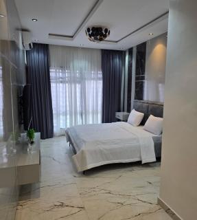 Crown Deluxe Apartment - 4