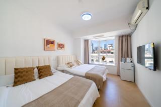 Book and Bed-Shanghai People's Square Zhongfu Building Branch - 0
