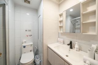Book and Bed-Shanghai People's Square Zhongfu Building Branch - 4