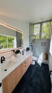 Modern Furnished 4BR/2BA Near UW Northgate Station - 2