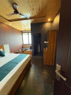 Niranjan Guest House - 6