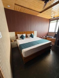 Niranjan Guest House - 4