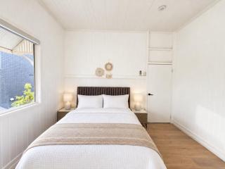 Hamilton Family Stay 2 Queen Beds and Full Kitchen - 3