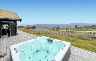 4 Bedroom Stunning Home In Røn - 9