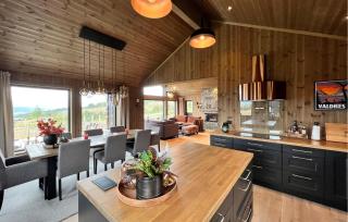 4 Bedroom Stunning Home In Røn - 7