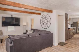 Wolf River Multi-Family Retreat - Sleeps 14 Pontoon Boat Paddle Boards Firepit - 6