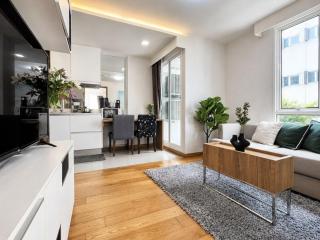 Expansive Premier 1BR - Ultra Fast Wifi - Phrom Phong - 1
