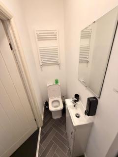 #225 The Northfield Nook - Coventry - Sleeps 10 - 4