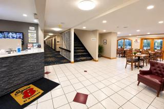 Super 8 by Wyndham Sturgis - 9