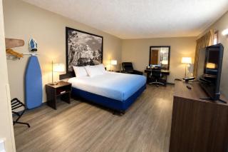 Super 8 by Wyndham Sturgis - 7