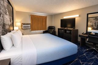 Super 8 by Wyndham Sturgis - 2