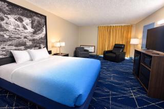 Super 8 by Wyndham Sturgis - 1