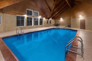 AmericInn by Wyndham Monmouth - 6