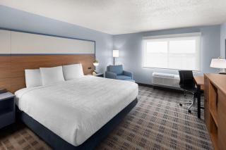 AmericInn by Wyndham Monmouth - 3