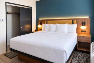 La Quinta Inn and Suites by Wyndham Central McKinney - 2