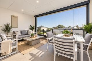 Westview Luxe Escape Scarborough - Free Parking - 2