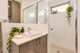 Westview Luxe Escape Scarborough - Free Parking - 1