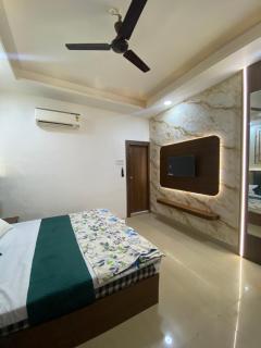 Hotel Rmg & Garden - 5