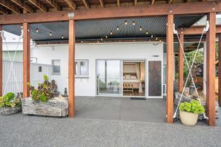 St Clair Dawn Oasis - Ocean Views and Private Sauna - 0