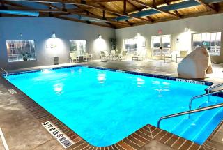 Microtel Inn & Suites by Wyndham Quincy Downtown - River Area - 8