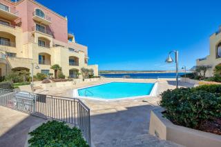 Seaview Family Apartment with Pool Near Mellieħa Bay - 9