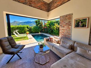 LA HACIENDA - MODERN, BRIGHT, STYLISH House with Private Pool - Cape Town - 2