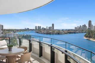 Riverfront 3BR with Stunning Views, Pool & 2 Parking - 8