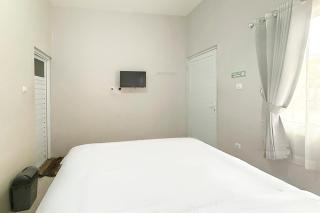 Saung Katineung Guesthouse Mitra RedDoorz - 5