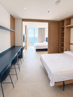 Ocean Views, Modern Apartment - 0