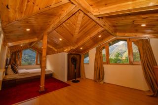 The Riviera Hotel Pahalgam - 4