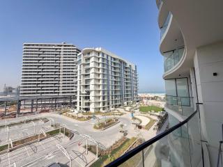 Spacious 1BR with Massive Balcony - Beachfront unit by Island Properties - 2