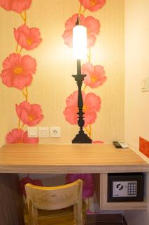 DeMira Hotel - Surabaya - 1