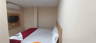 Hotel O Holiday Inn - 5