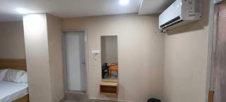 Hotel O Holiday Inn - 8