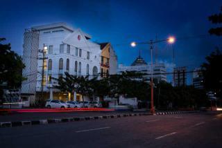 DeMira Hotel - Surabaya - 3