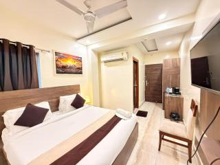 Hotel Granny Grand - Vaishali Metro Gate 2 - 1