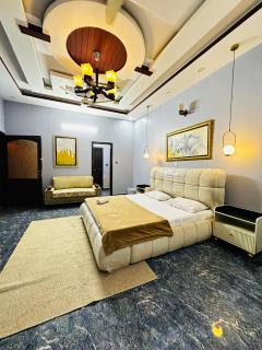 2 BR luxurious suite-5 mins Airport - 7