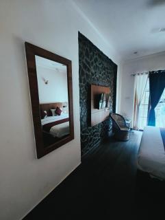 The Oakwoods - 5