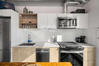 Sound Waves - Private Apartment Downtown Calgary - 7