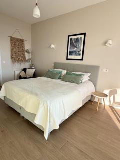 Waterfront Studio - 5
