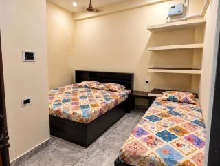 Shri shri stay100 mtr from Ram mandir - 1
