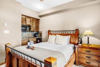 Ski-In Out MTN Studio for 2 Hot Tub Sauna Gym - 2
