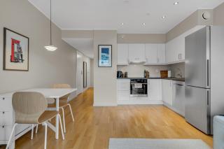 Arctic Signature with Mountain View & Balcony - 3