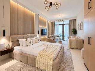 Luxury Palm Views East Apartment with Pool and Gym Access - 2