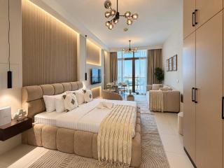 Luxury Palm Views East Apartment with Pool and Gym Access - 1