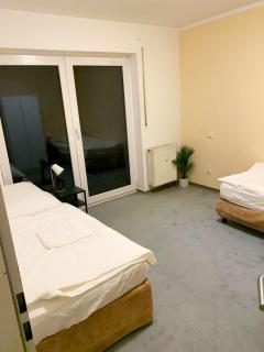 APARTS zentrale 2-Zimmer Apartment mit Balkon in Ludwigsfelde - 1